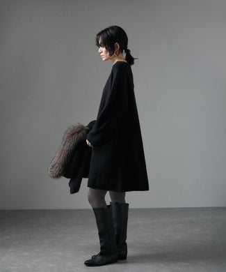 【WEB限定】フォルムスリーブミディニットワンピース