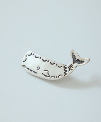 【J'aDoRe・店舗限定】【Munqa（ムンカ）】BADGE WHALE